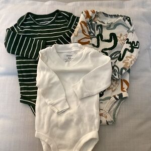 Carter’s baby long sleeved onesies